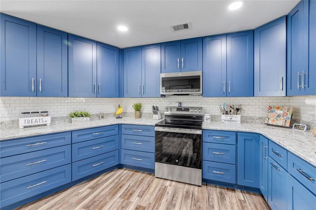 2711 PINE TREE DRIVE, Edgewater, FL 32141