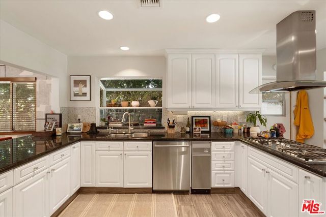 4927 Bellaire Avenue, Valley Village, CA 91607