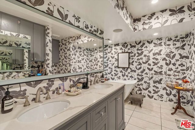 4927 Bellaire Avenue, Valley Village, CA 91607