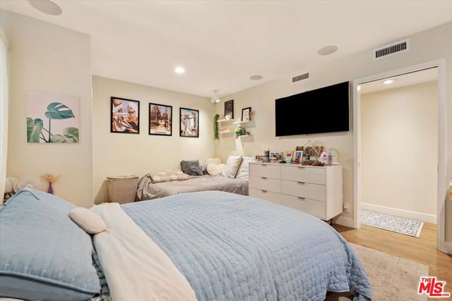 4927 Bellaire Avenue, Valley Village, CA 91607