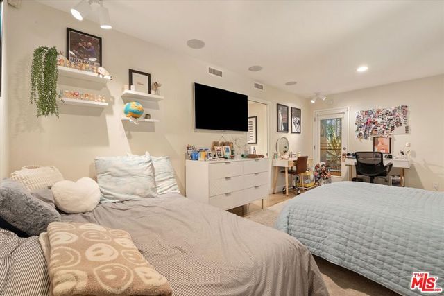 4927 Bellaire Avenue, Valley Village, CA 91607