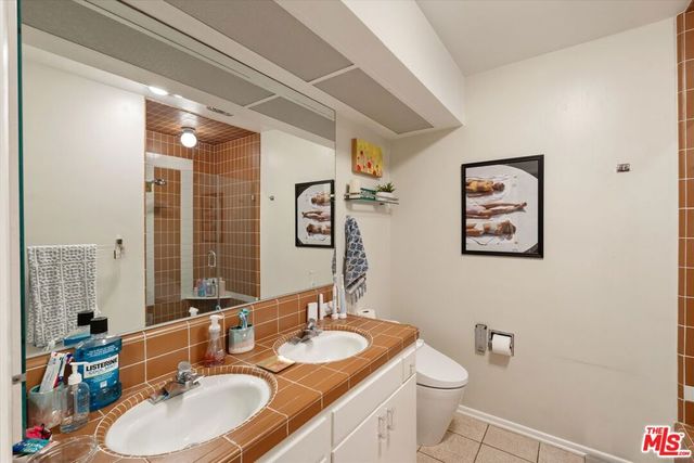 4927 Bellaire Avenue, Valley Village, CA 91607