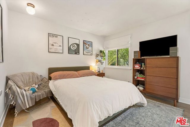 4927 Bellaire Avenue, Valley Village, CA 91607