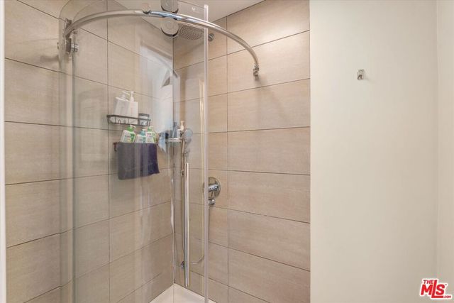 4927 Bellaire Avenue, Valley Village, CA 91607