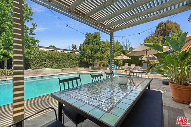 4927 Bellaire Avenue, Valley Village, CA 91607