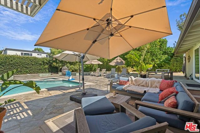 4927 Bellaire Avenue, Valley Village, CA 91607
