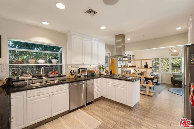 4927 Bellaire Avenue, Valley Village, CA 91607