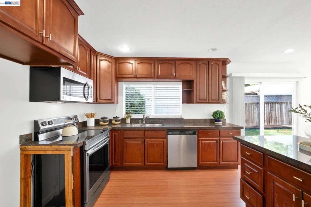 Image 12 of property listing at 4309 Jessica Cir, Fremont, CA 94555