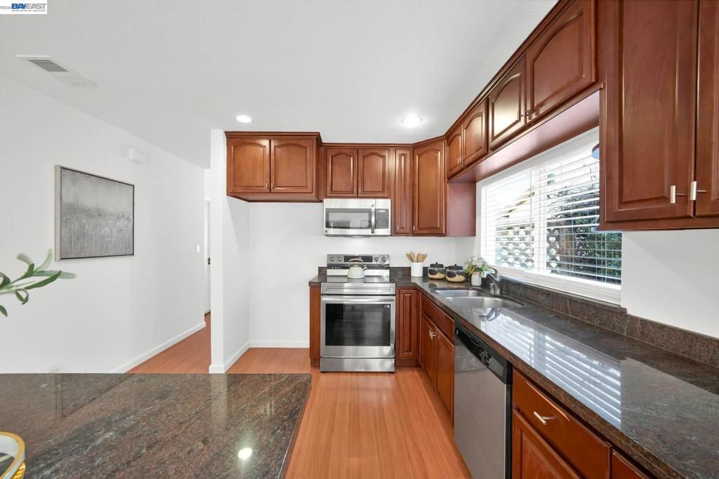 Image 14 of property listing at 4309 Jessica Cir, Fremont, CA 94555