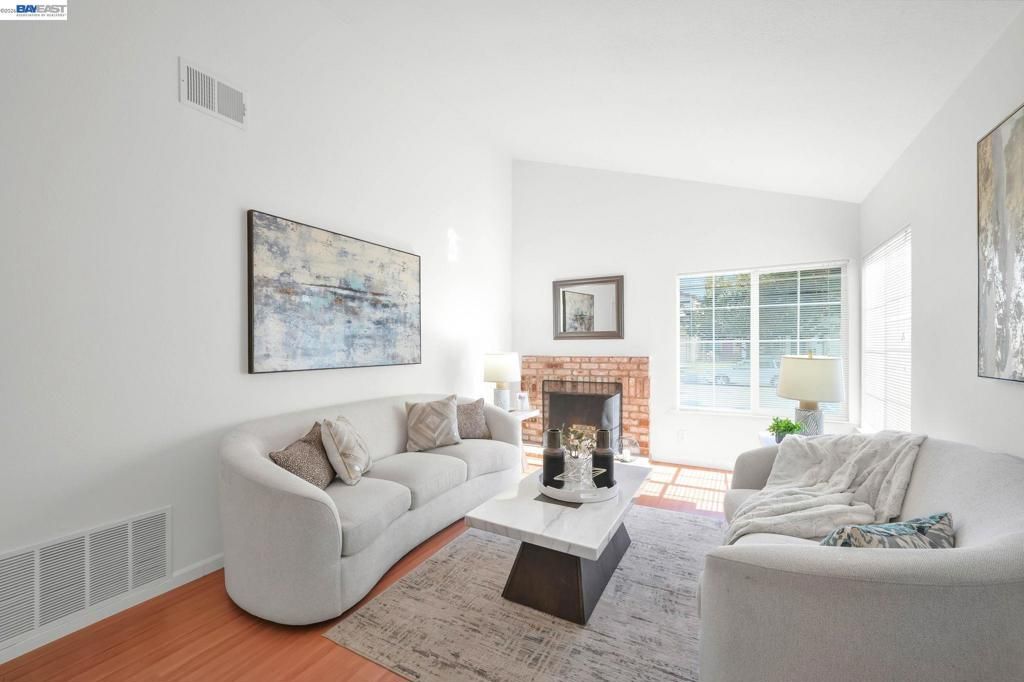 Image 2 of property listing at 4309 Jessica Cir, Fremont, CA 94555