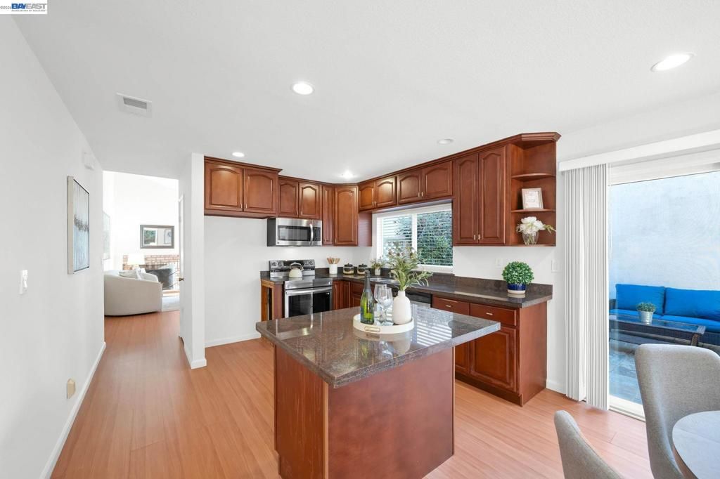 Image 9 of property listing at 4309 Jessica Cir, Fremont, CA 94555