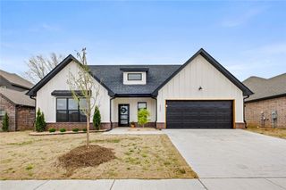 3303 SW Sandalwood Avenue, Bentonville, AR 72713