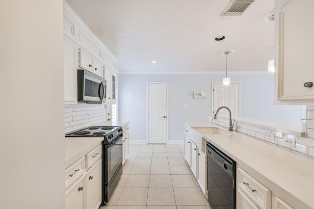 738 Redwing Place Drive, Houston, TX 77009