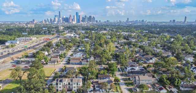 738 Redwing Place Drive, Houston, TX 77009