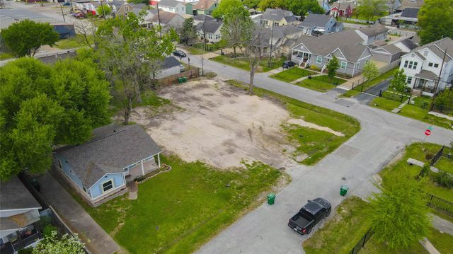 4815 Cetti Street, Houston, TX 77009