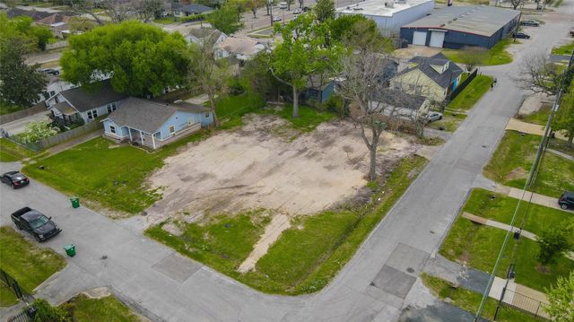 4815 Cetti Street, Houston, TX 77009