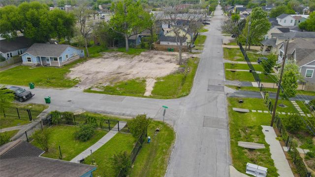 4815 Cetti Street, Houston, TX 77009