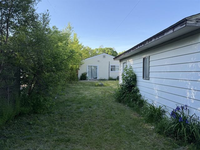 2190 Garrick Avenue, Warren, MI 48091