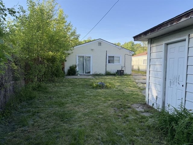 2190 Garrick Avenue, Warren, MI 48091