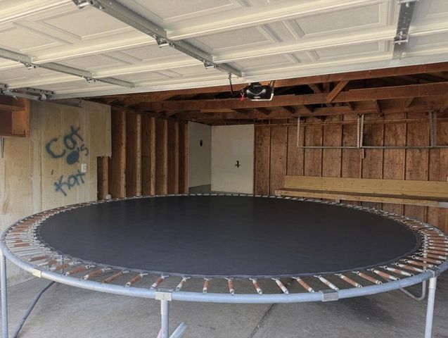 2190 Garrick Avenue, Warren, MI 48091