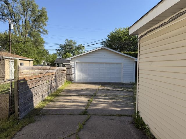2190 Garrick Avenue, Warren, MI 48091