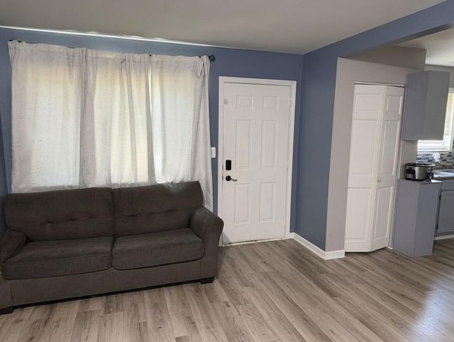 2190 Garrick Avenue, Warren, MI 48091
