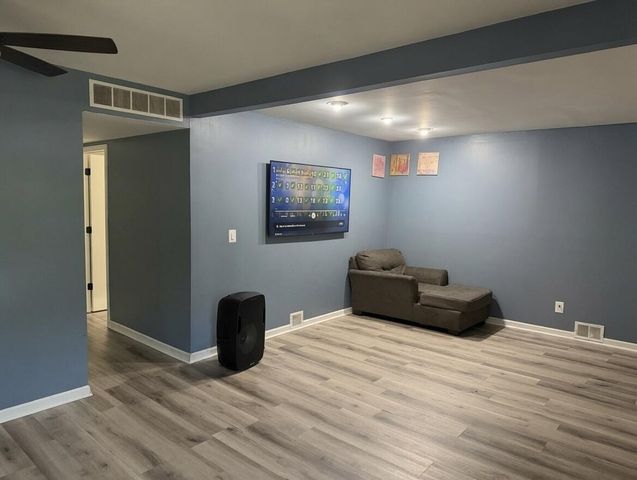 2190 Garrick Avenue, Warren, MI 48091