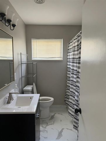 2190 Garrick Avenue, Warren, MI 48091