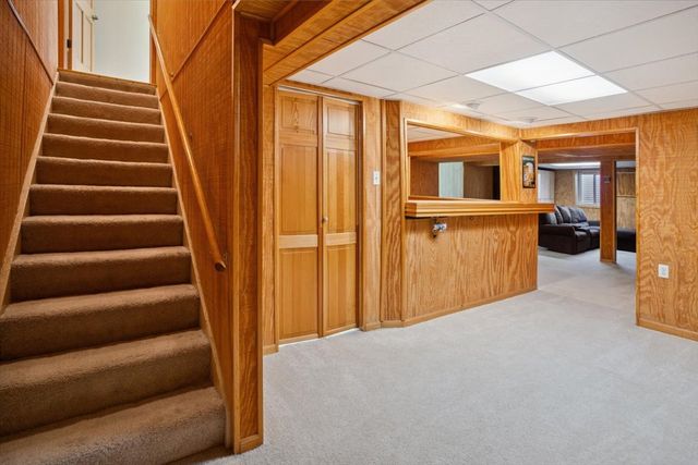 1820 W Thornwood Lane, Mount Prospect, IL 60056