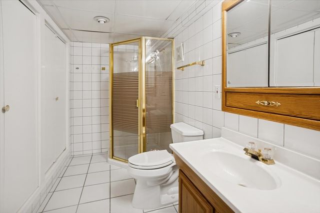 1820 W Thornwood Lane, Mount Prospect, IL 60056