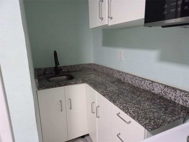 4870 N Andrews Avenue, Fort Lauderdale, FL 33309