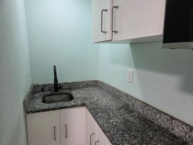 4870 N Andrews Avenue, Fort Lauderdale, FL 33309