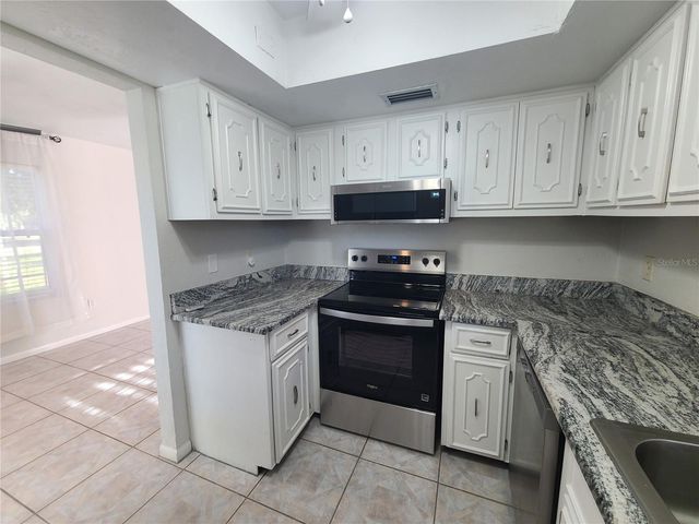 18101 SANDALWOOD DRIVE, Wildwood, FL 34785