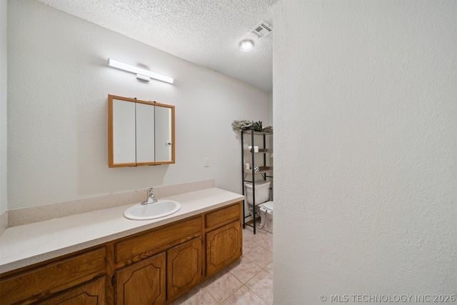 205 E Layton Street, Chelsea, OK 74016