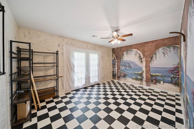 205 E Layton Street, Chelsea, OK 74016