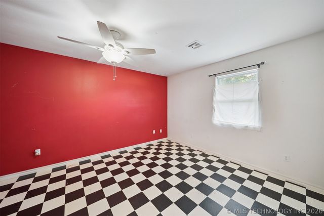 205 E Layton Street, Chelsea, OK 74016