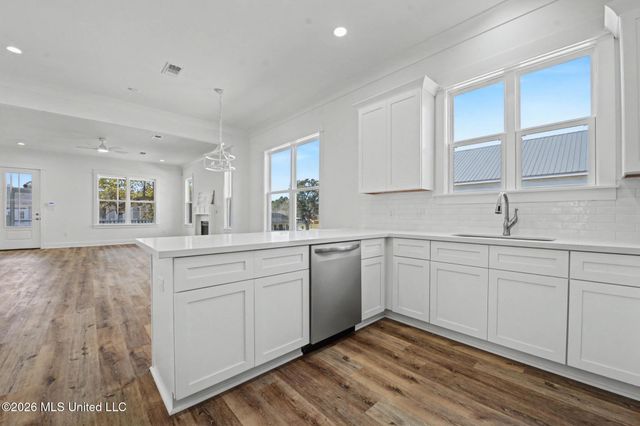 206 Piney Ridge, Waveland, MS 39576