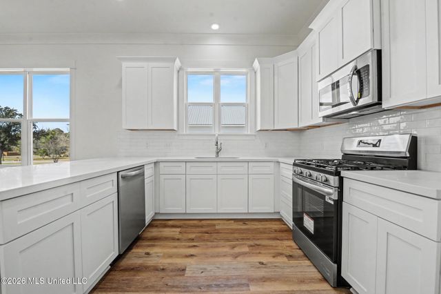 206 Piney Ridge, Waveland, MS 39576