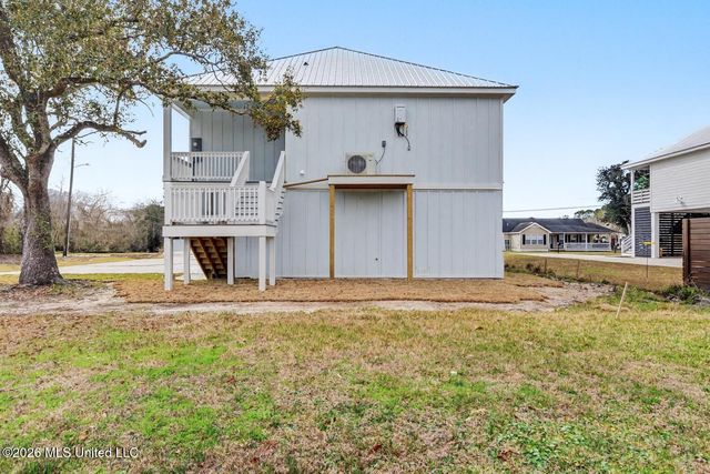 206 Piney Ridge, Waveland, MS 39576