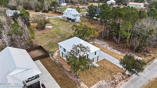 206 Piney Ridge, Waveland, MS 39576