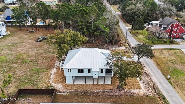 206 Piney Ridge, Waveland, MS 39576