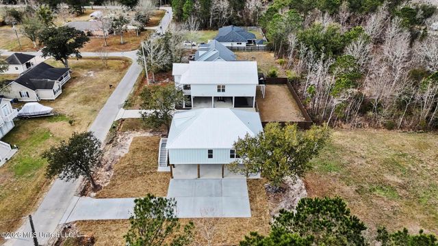 206 Piney Ridge, Waveland, MS 39576