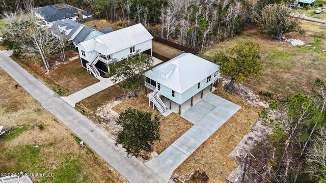 206 Piney Ridge, Waveland, MS 39576