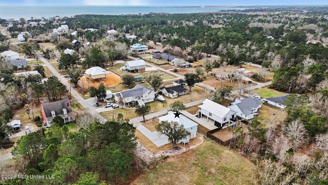 206 Piney Ridge, Waveland, MS 39576