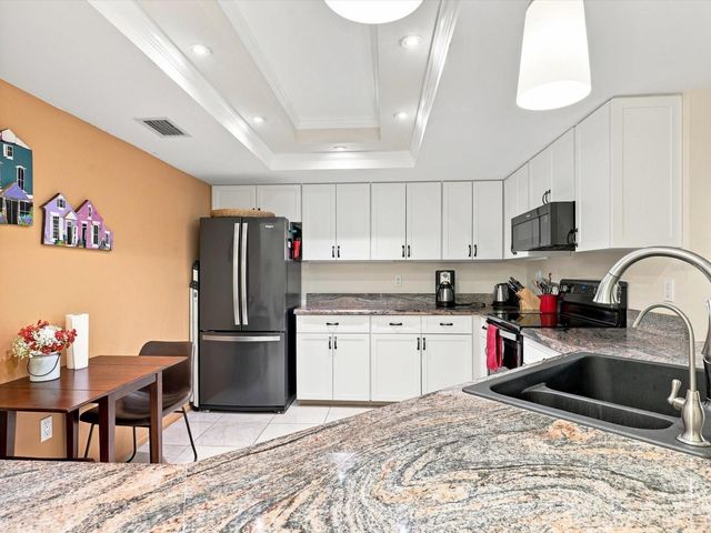 3450 TALLYWOOD LANE 7150, Sarasota, FL 34237