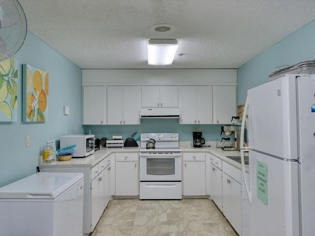 3450 TALLYWOOD LANE 7150, Sarasota, FL 34237