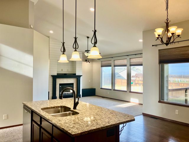 1160 N Countrywalk Ct, Rose Hill, KS 57133