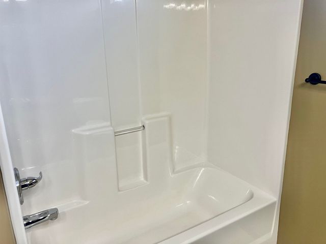 1160 N Countrywalk Ct, Rose Hill, KS 57133