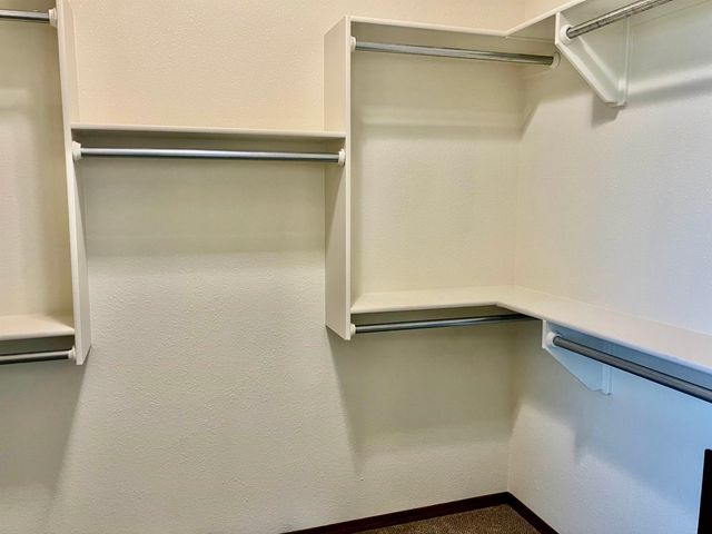 1160 N Countrywalk Ct, Rose Hill, KS 57133