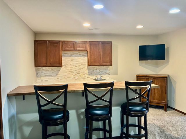 1160 N Countrywalk Ct, Rose Hill, KS 57133